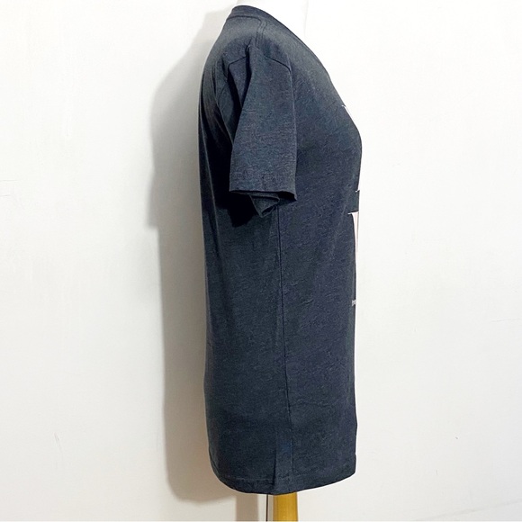 No tags Ellen Degeneres Show “Love” graphic short sleeve tee shirt nice fabric M - Picture 3 of 4